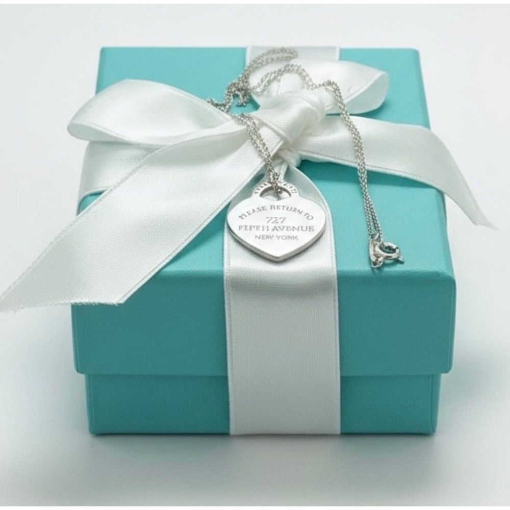Tiffany & Co. Heart Tag Necklace‎ RARE LIMITED EDITION  727 Fifth Ave Necklace